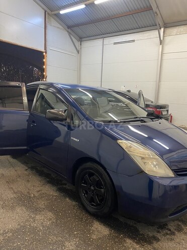 Toyota Prius-5