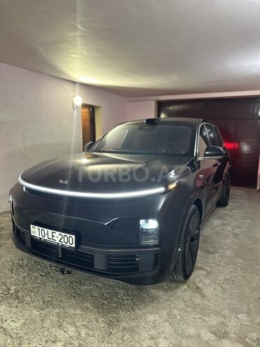 Li Auto L9-3