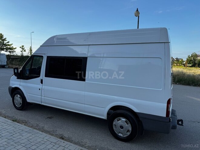 Ford Transit-6