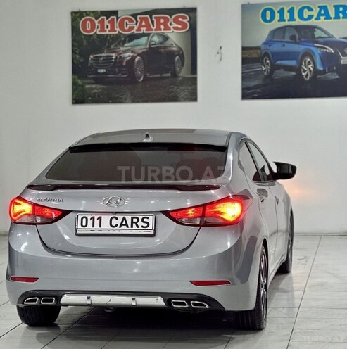 Hyundai Elantra-6