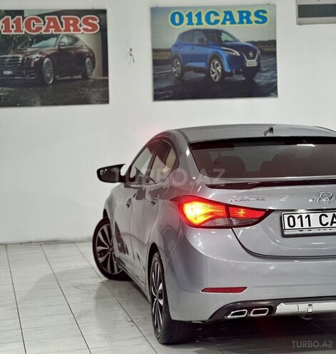 Hyundai Elantra-9
