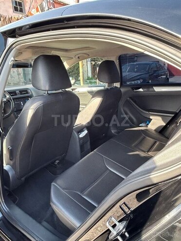 Volkswagen Jetta-8