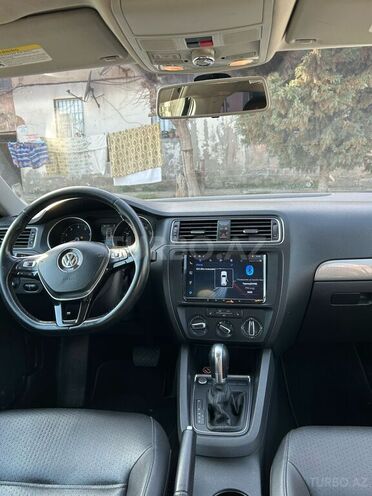 Volkswagen Jetta-7