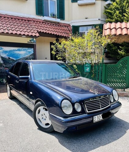 Mercedes E 280-16