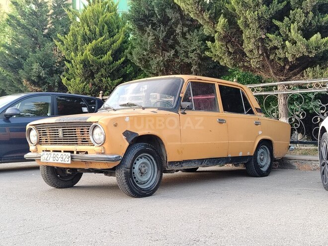 LADA (VAZ) 21011-1