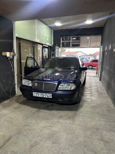 Mercedes C 220-11