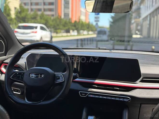 Geely Coolray-7