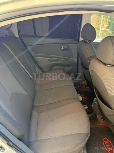 Kia Rio-8