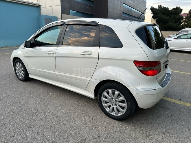 Mercedes B 170-8