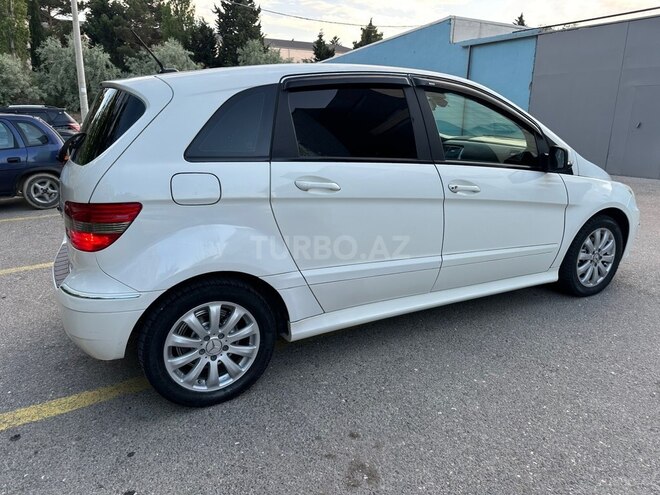 Mercedes B 170-9