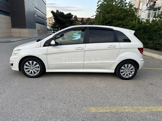 Mercedes B 170-11