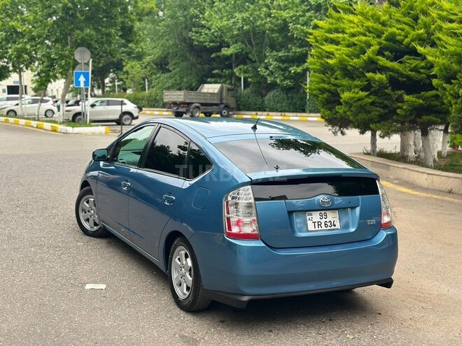 Toyota Prius-5