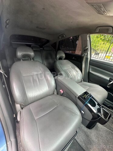 Toyota Prius-12