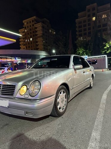Mercedes E 240-2