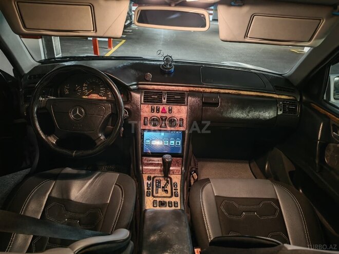 Mercedes E 240-9