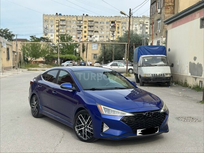 Hyundai Elantra-1
