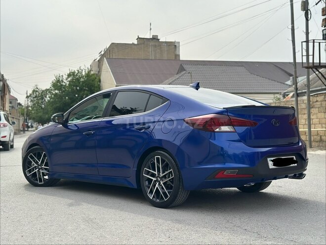 Hyundai Elantra-4