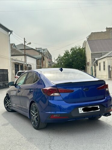 Hyundai Elantra-5