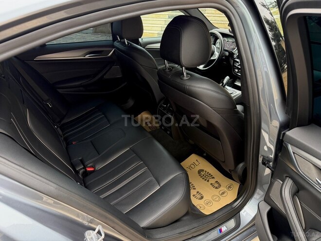 BMW 530e-14