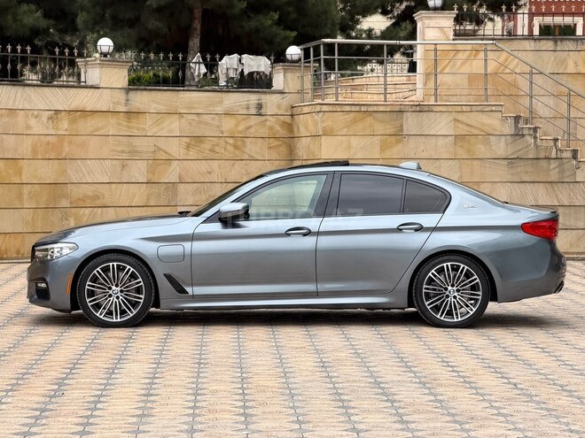 BMW 530e-6