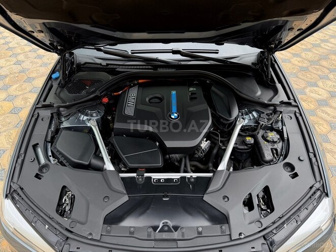 BMW 530e-17