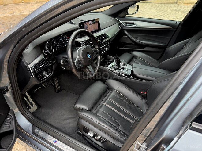 BMW 530e-11