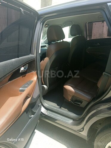 Kia Sorento-8
