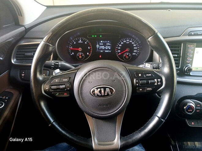 Kia Sorento-12
