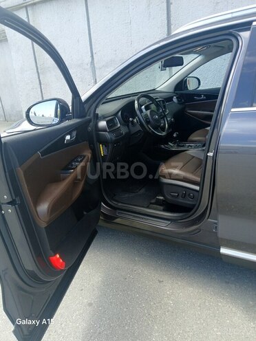 Kia Sorento-16