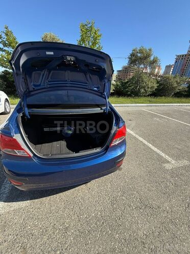 Hyundai Accent-5