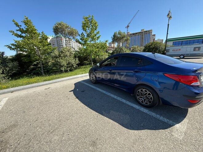 Hyundai Accent-7