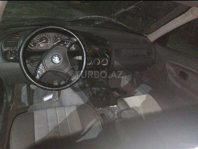 BMW 318-3