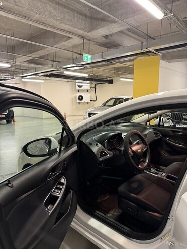 Chevrolet Cruze-8