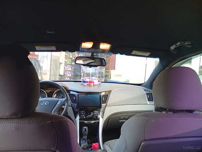 Hyundai Sonata-5