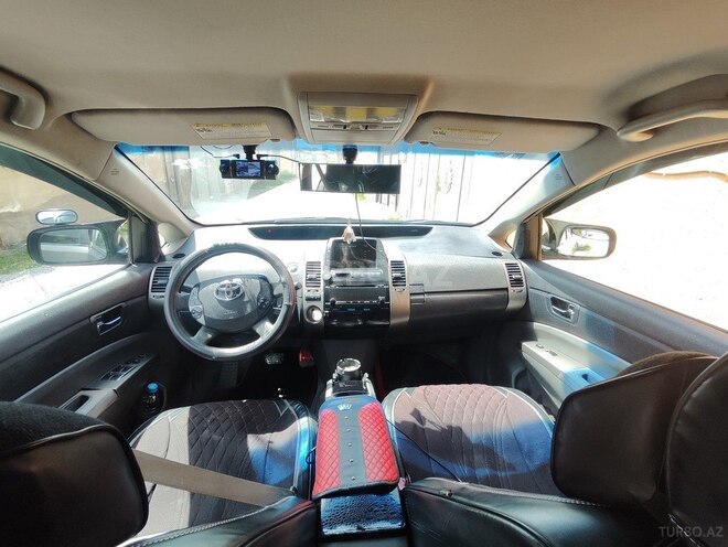 Toyota Prius-2