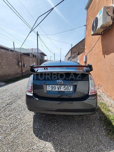 Toyota Prius-3