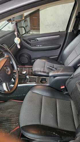Mercedes B 180-5