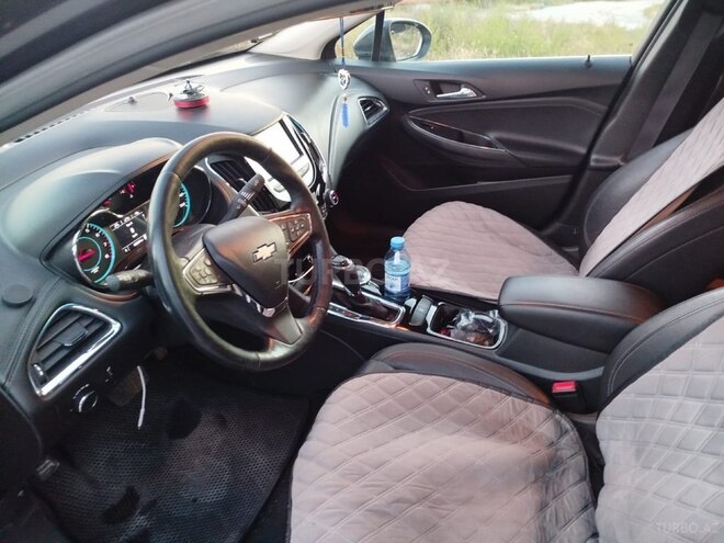 Chevrolet Cruze-17