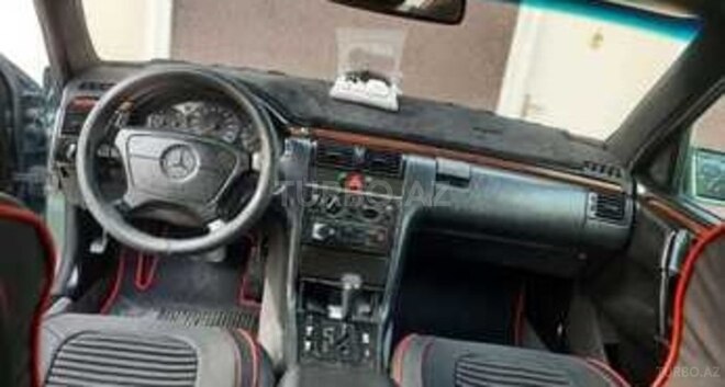 Mercedes E 290-5