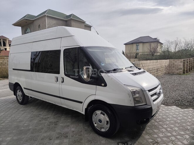 Ford Transit-3
