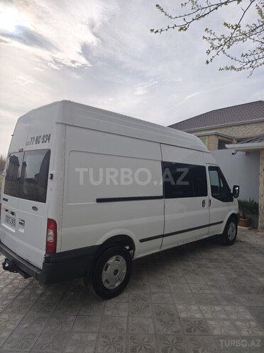 Ford Transit-5