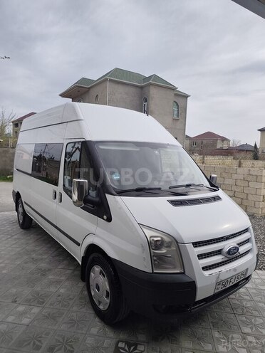 Ford Transit-4