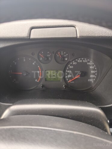 Ford Transit-16