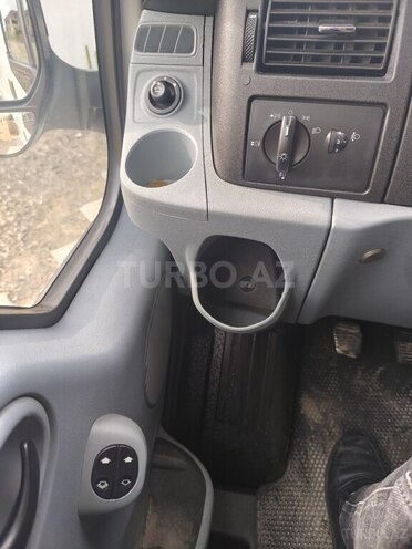 Ford Transit-18