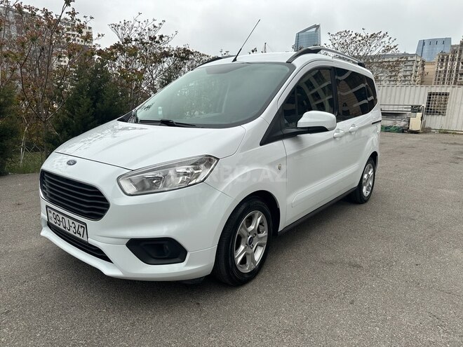 Ford Tourneo Courier-3