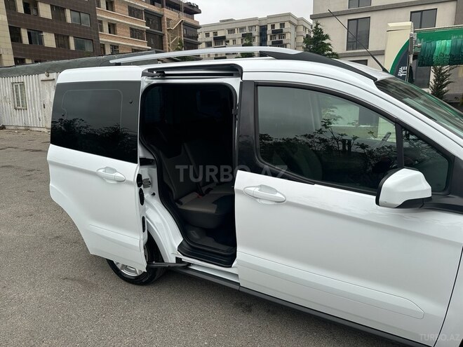 Ford Tourneo Courier-7
