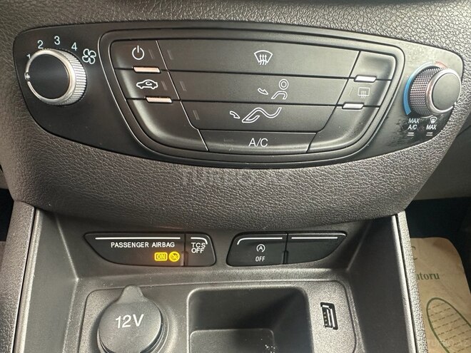 Ford Tourneo Courier-14