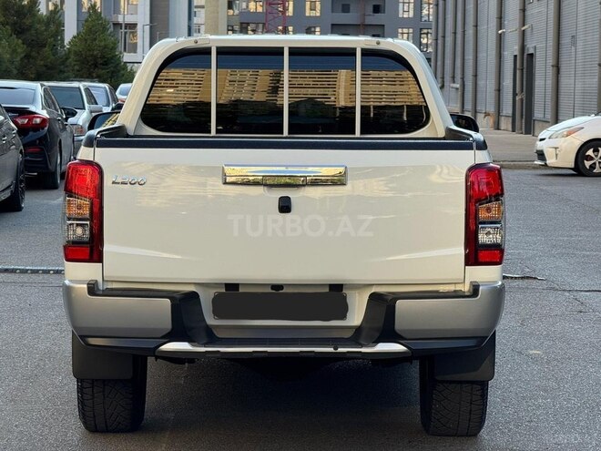 Mitsubishi L200-7