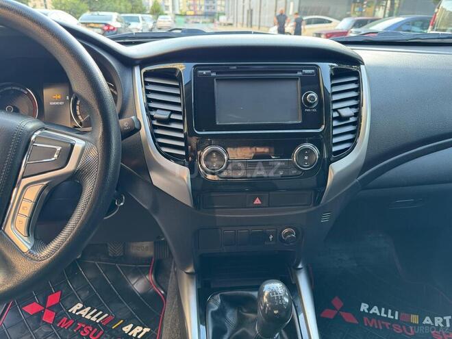 Mitsubishi L200-14