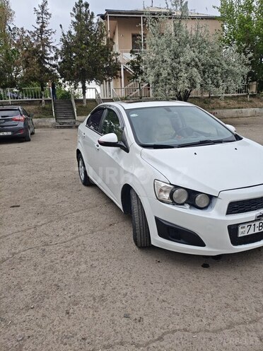 Chevrolet Aveo-3